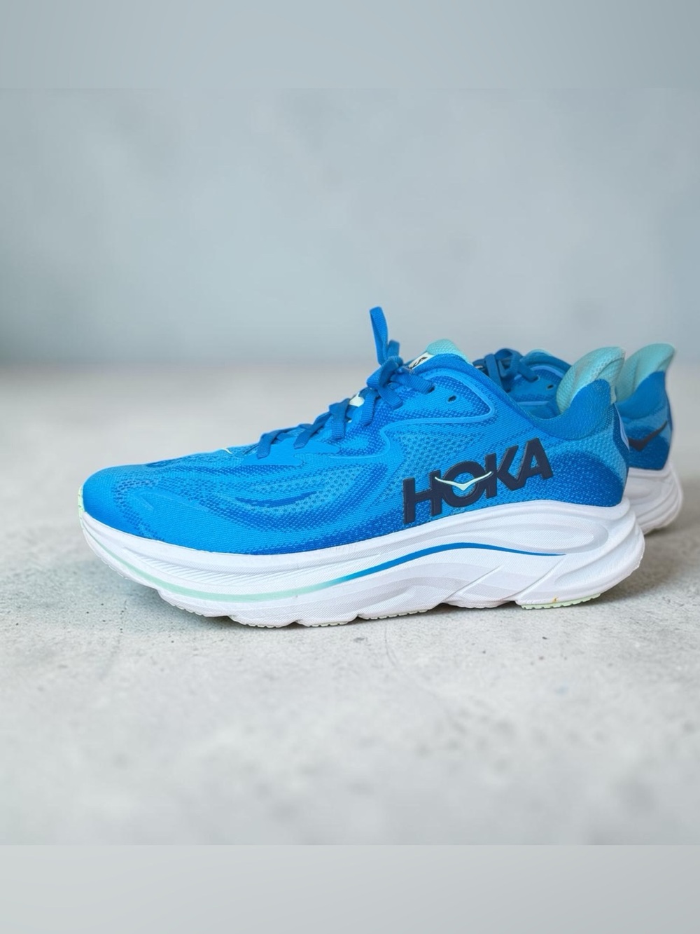 Hoka Men’s Clifton 10